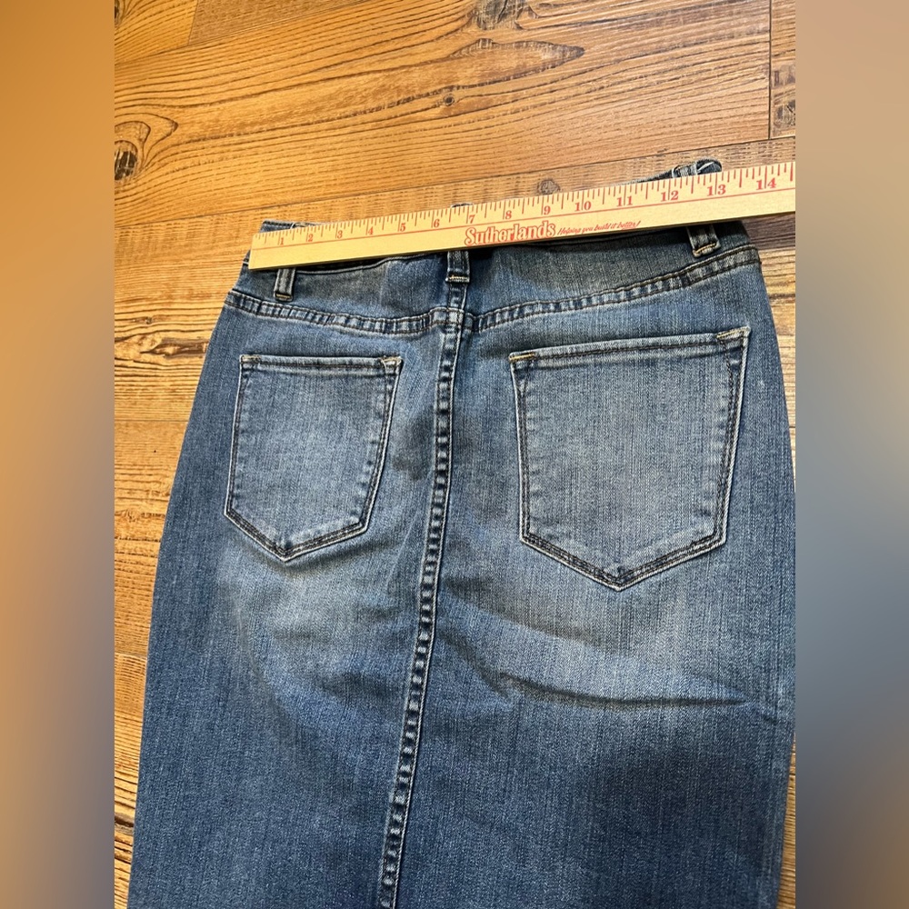 The limited Denim Skirt - Picture 6 of 7
